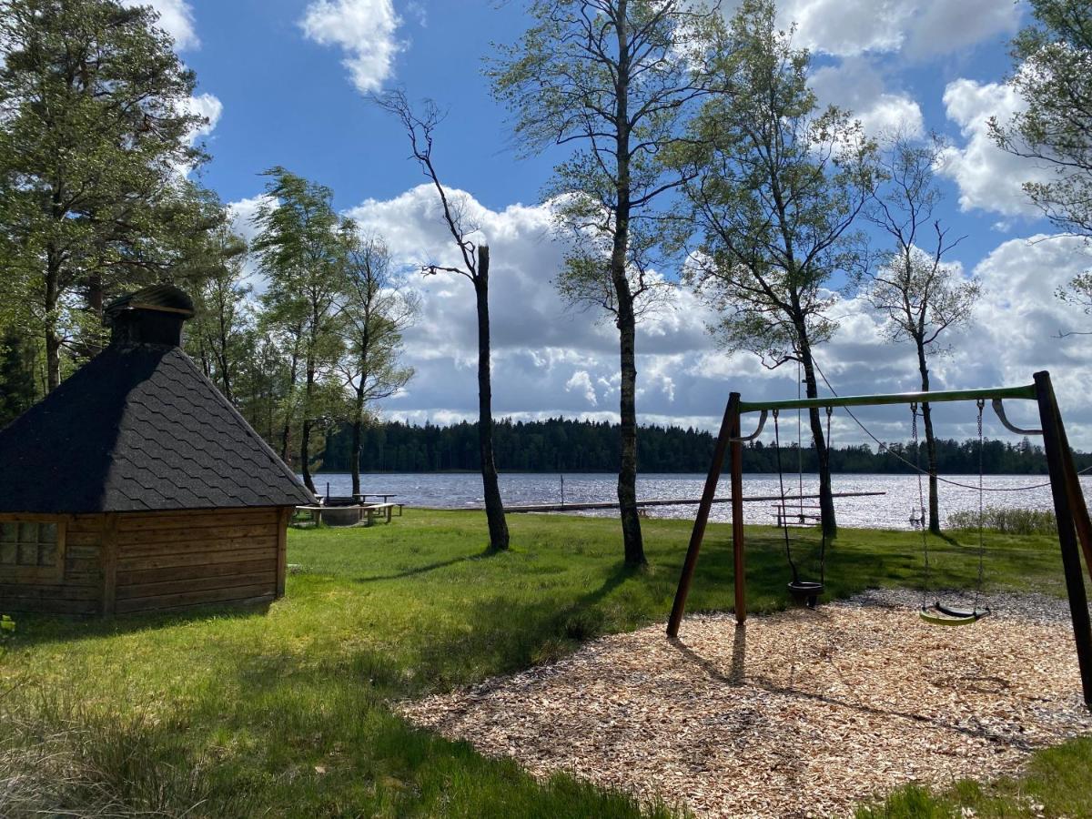 Skog Fegen Naera Ullared Villa ภายนอก รูปภาพ