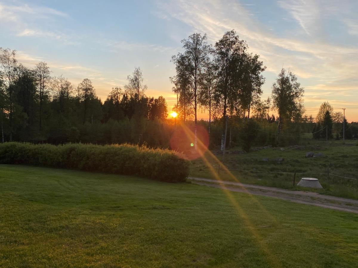 Skog Fegen Naera Ullared Villa ภายนอก รูปภาพ